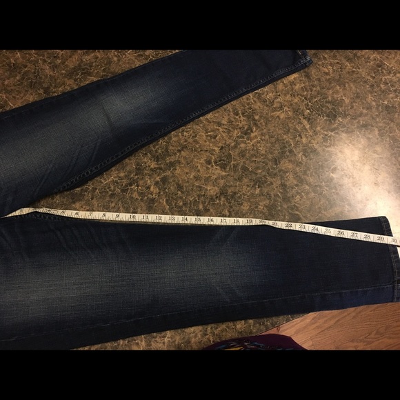 sold!!!524 Dark blue wash Levi's skinny jean - Picture 5 of 8