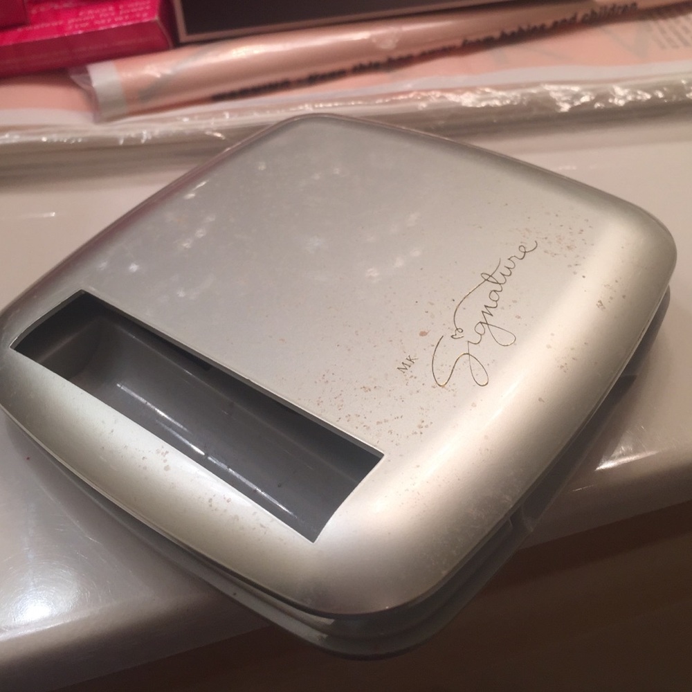 Mary Kay Signature pallet