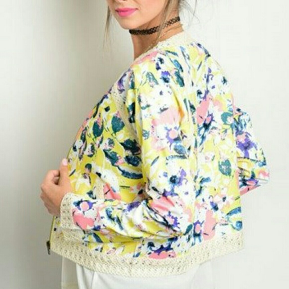 💛LAST ONE💛PRICE FIRM Yellow floral bomber jacket - Picture 2 of 2