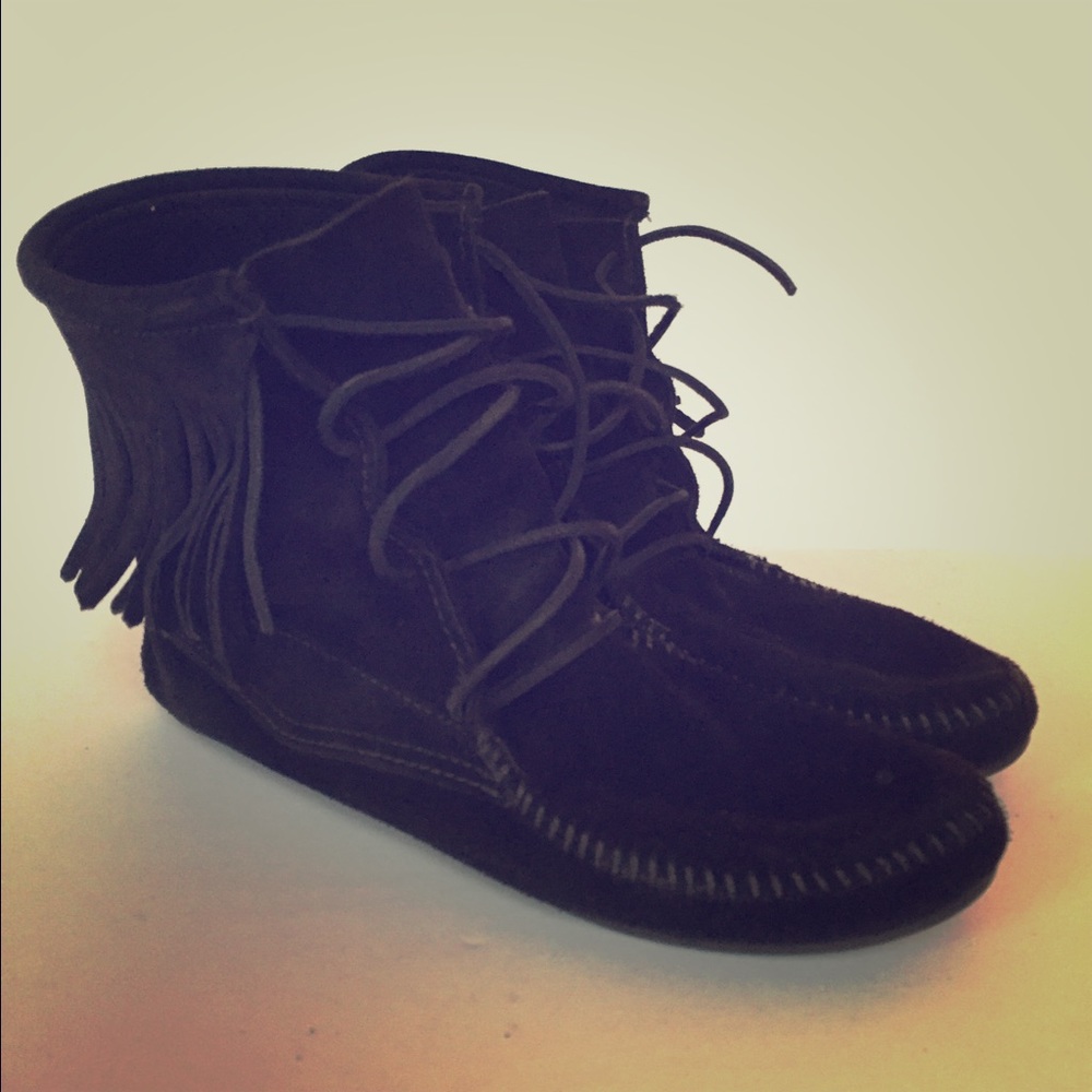 Minnetonka Black Suede Fringe Boots