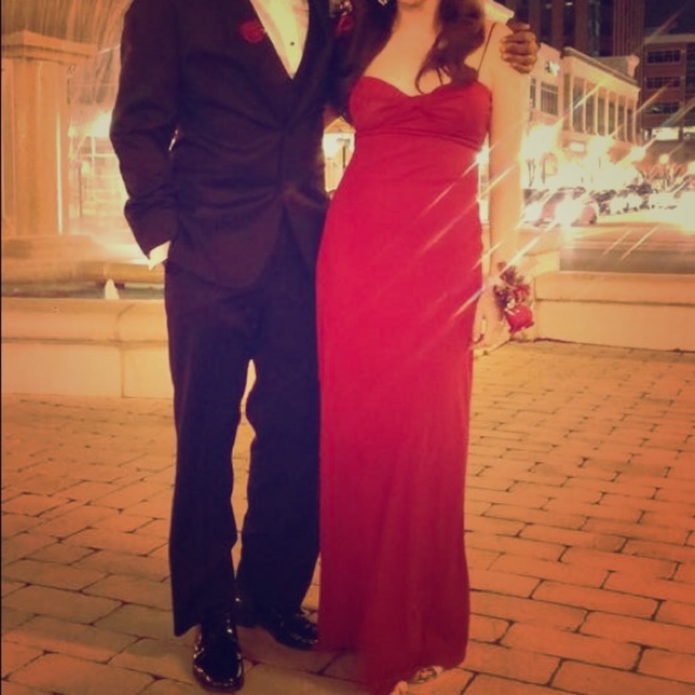 Red Laundry by Shelli Segal Prom Gown