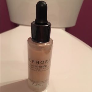 Sephora liquid foundation. Brand new.