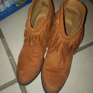 Fringe boots
