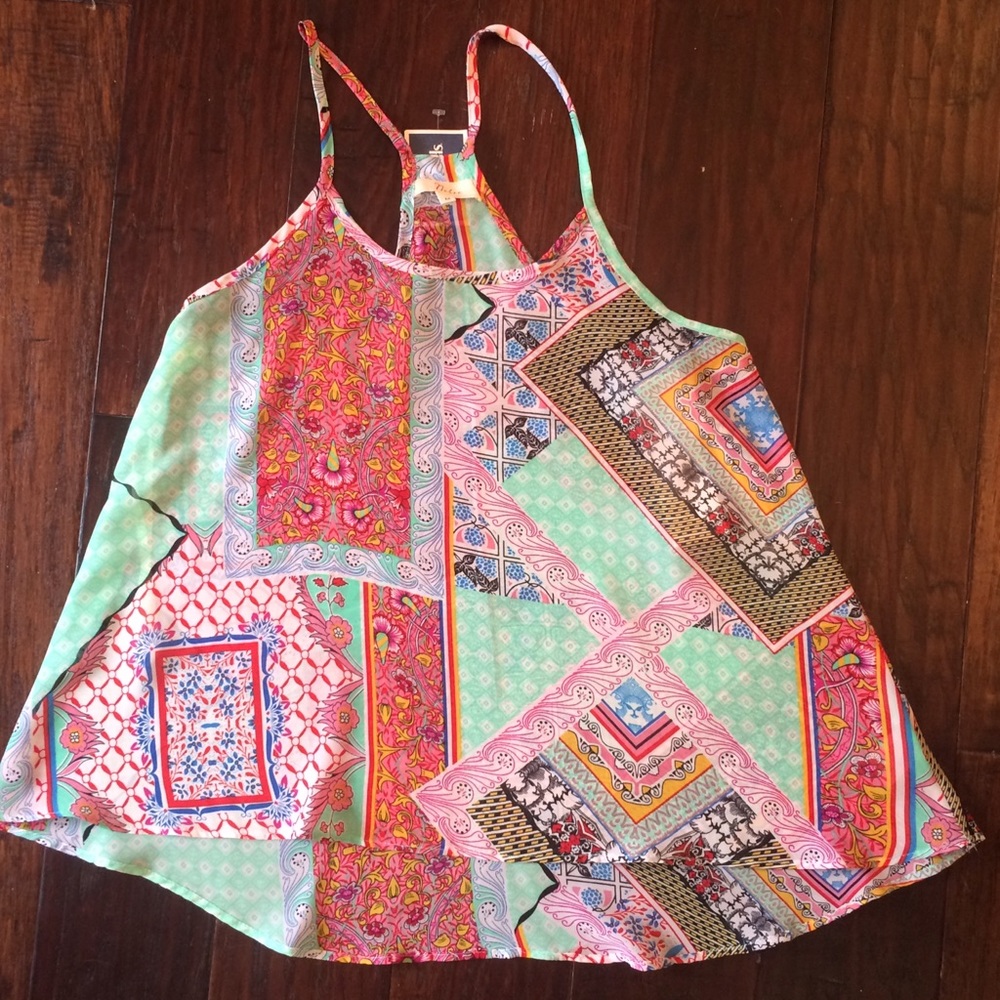 Multi color tank