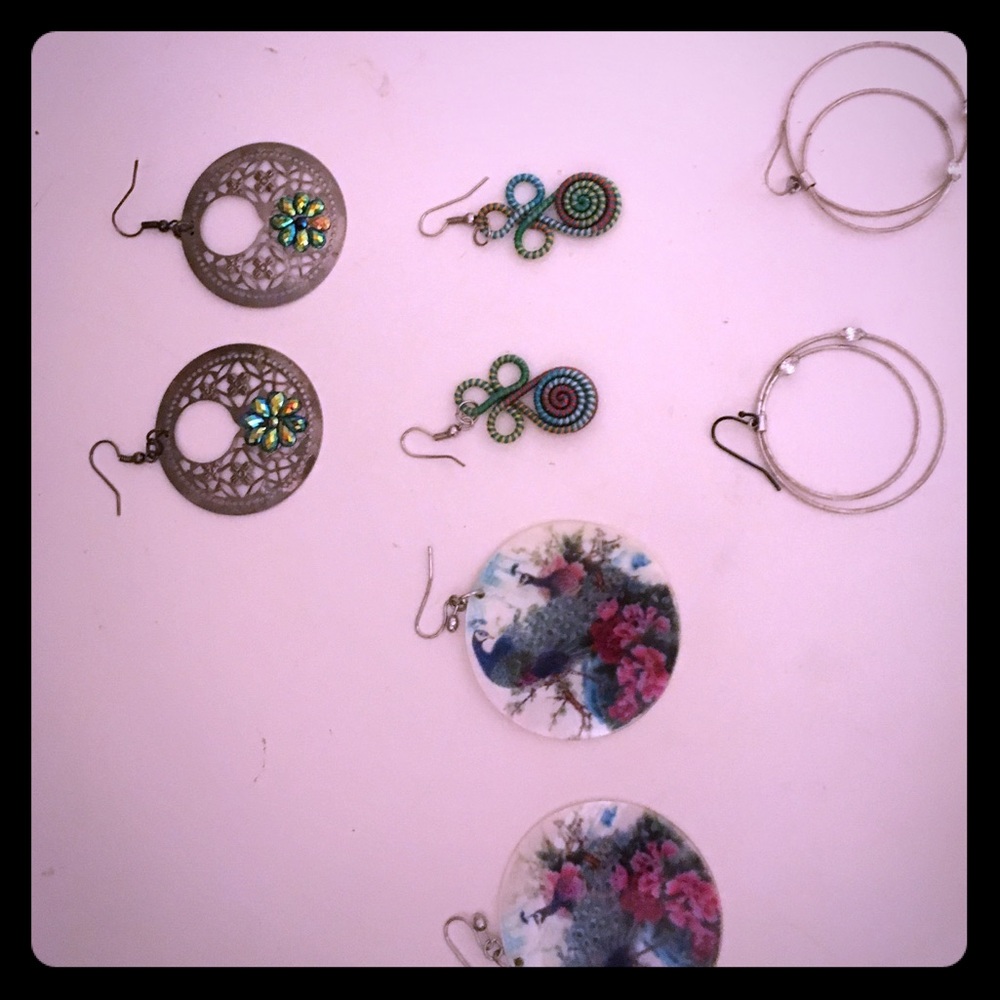8 pairs of colorful dangled earrings