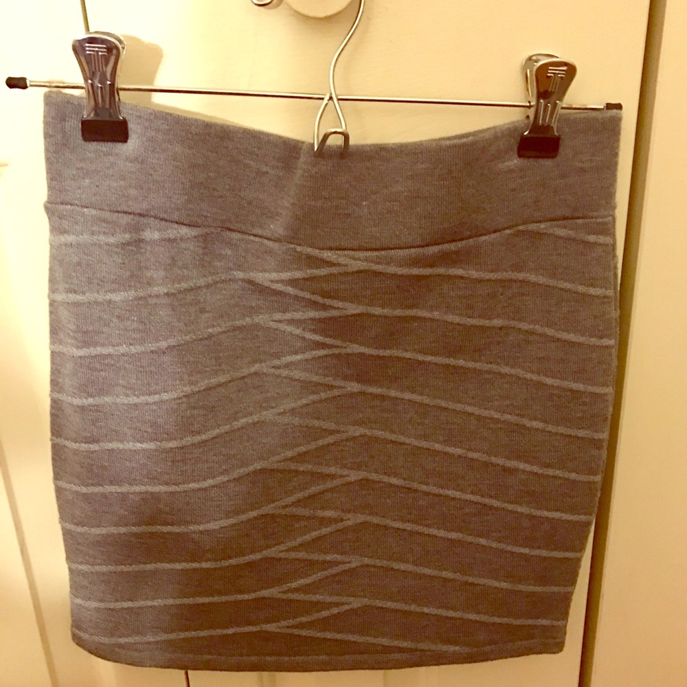 XS Short Fitted Skirt