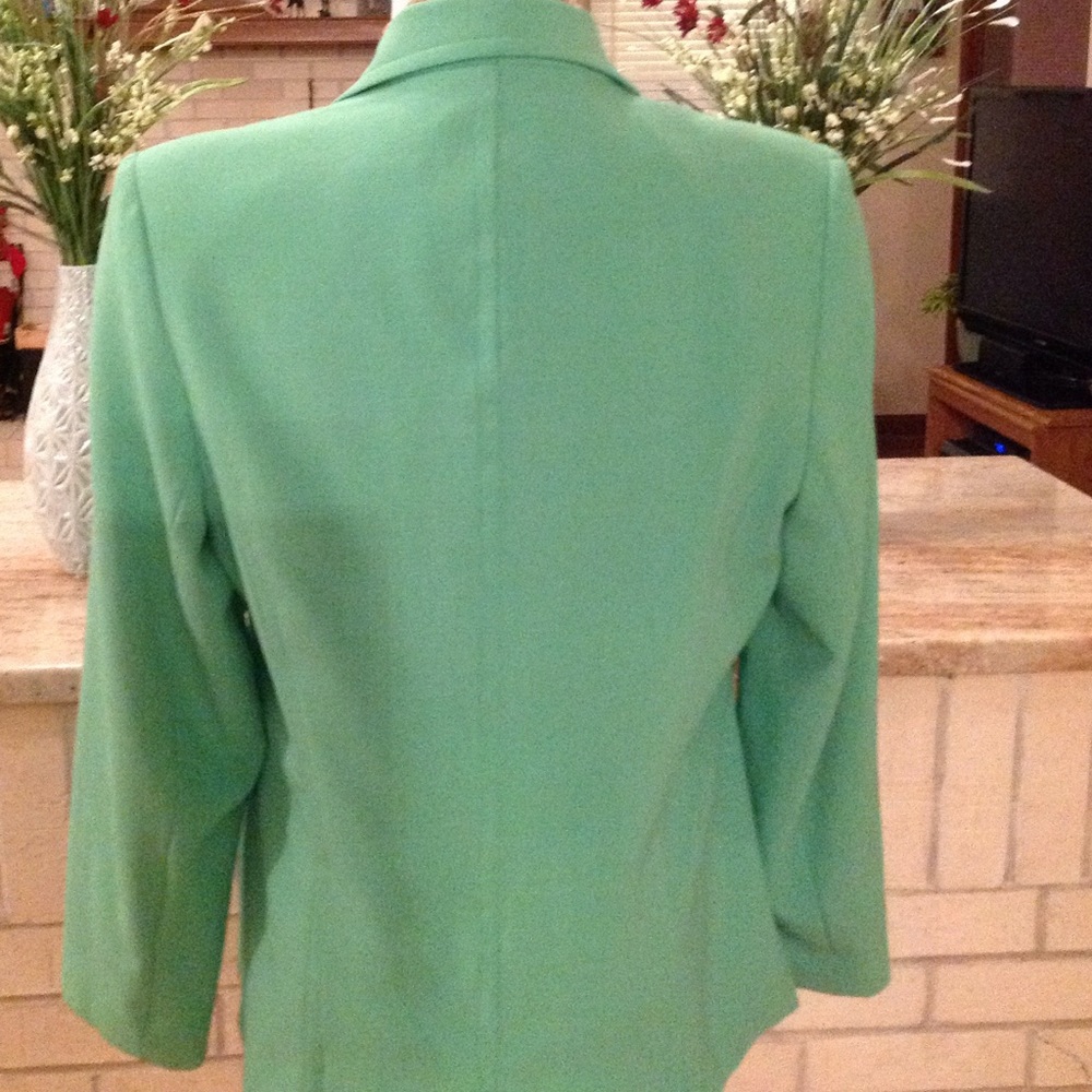 Spring Jacket - Picture 2 of 4