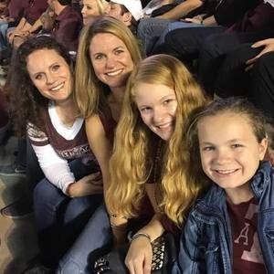 Meet your Posher, Lara