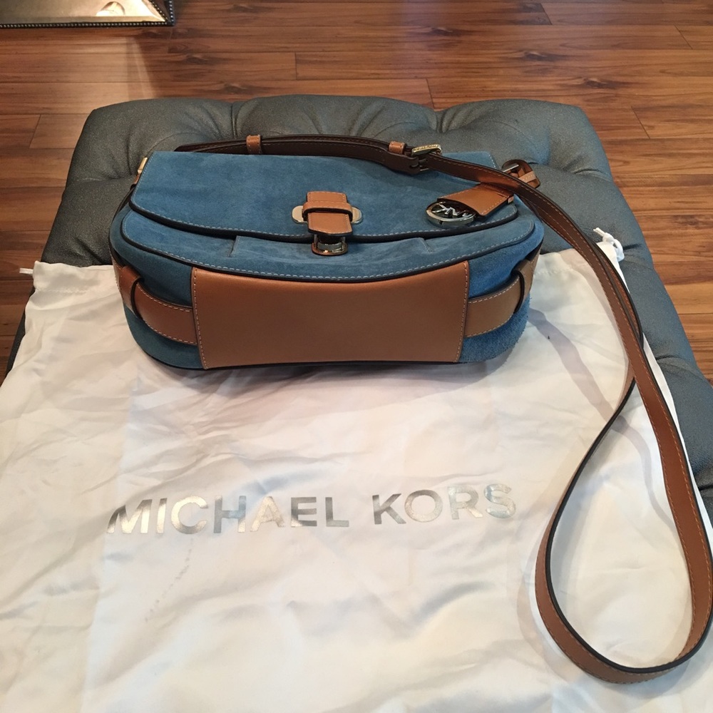 Michael Kors Romy light messenger bag - Picture 2 of 8