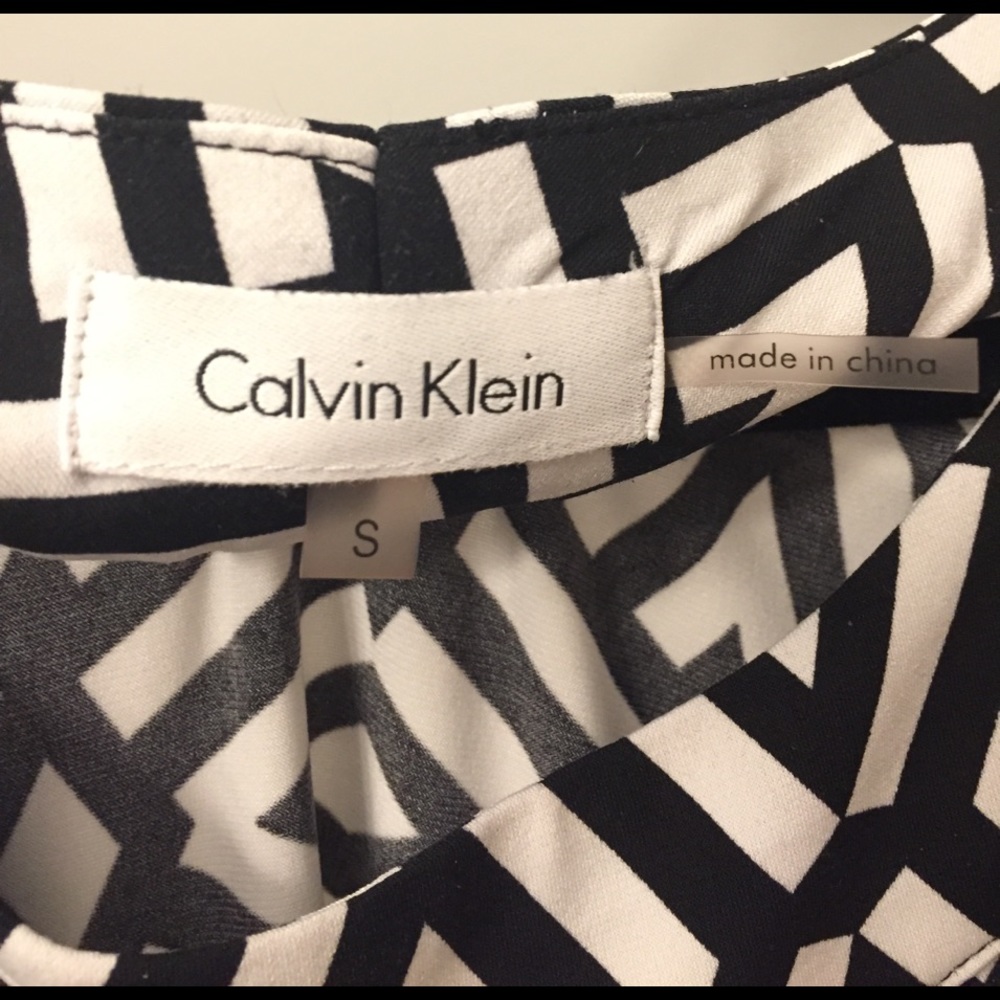 Calvin Klein sleeveless blouse - Picture 3 of 5