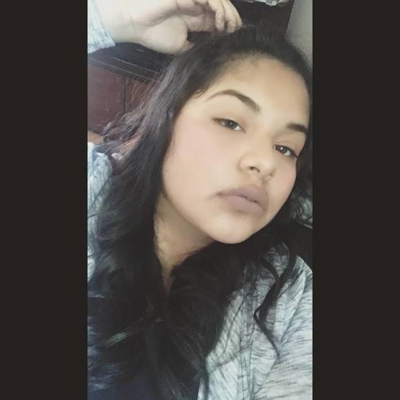 Meet your Posher, Naomi - Picture 1 of 1