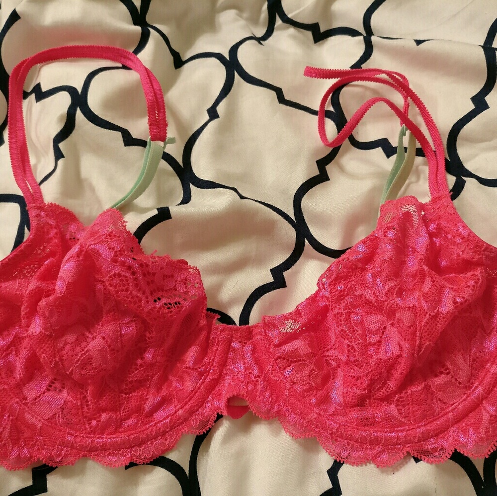 PINK Victorias Secret fuscia Unlined Underwire Bra
