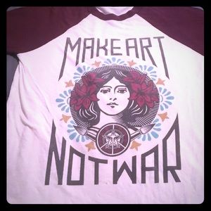 Obey small Reglan/ baseball tee