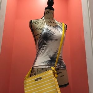 Kenneth Cole Reaction Crossbody