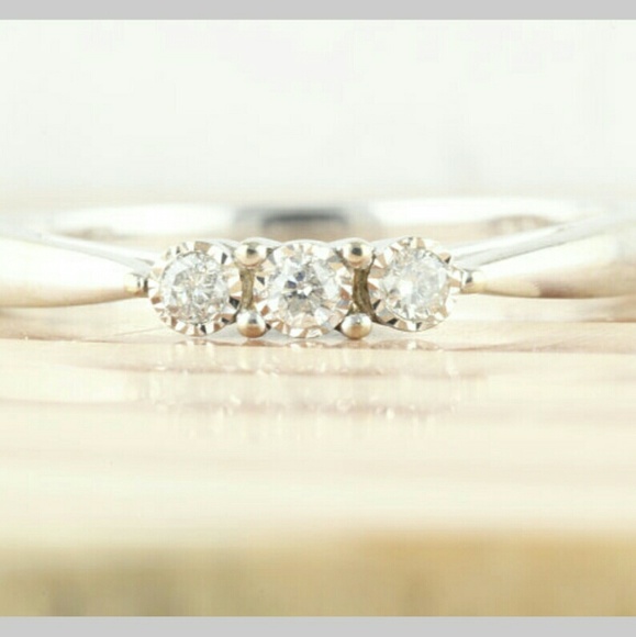10K White Gold 3 Diamond Ring Size 7