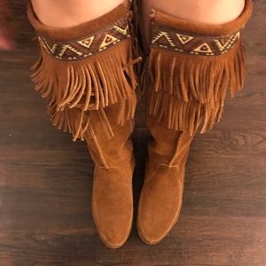 FLASH SALE! Minnetonka Moccasin Boots + Fringe