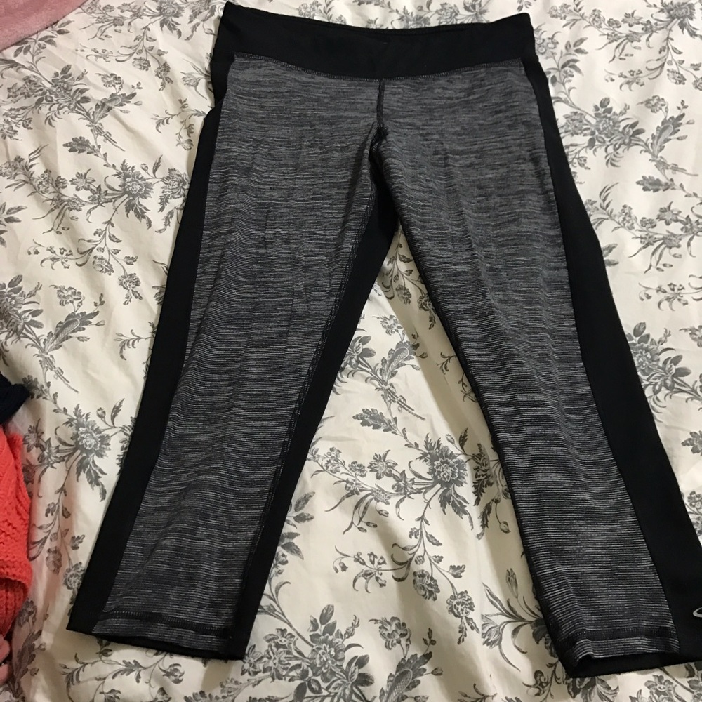 Crop workout pants