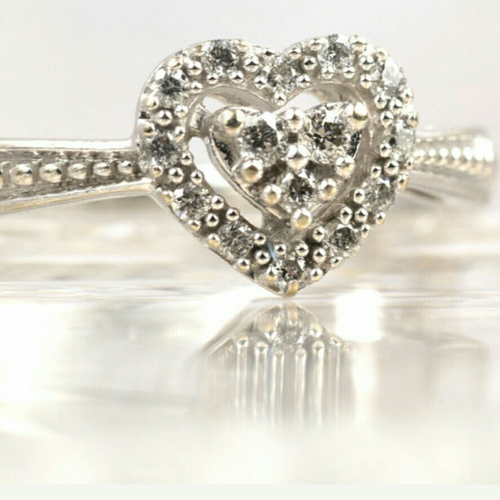 10K Diamond Heart Ring Size 6.75