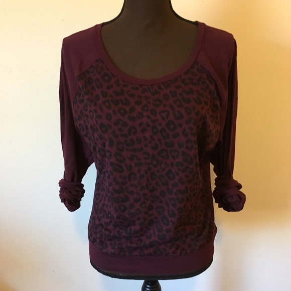 VS Pink Long sleeve leopard print shirt - Picture 1 of 5
