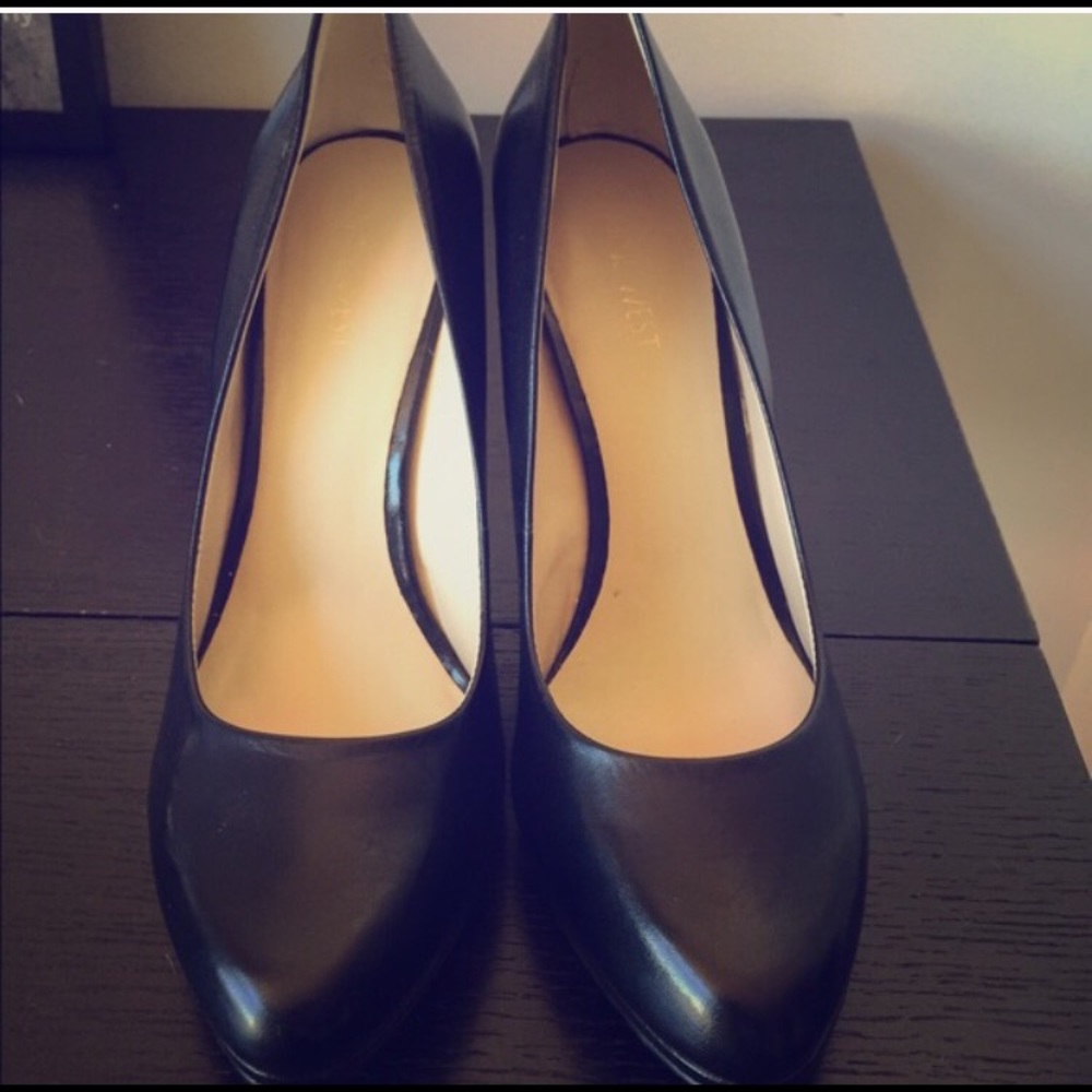 Nine West Black Pumps