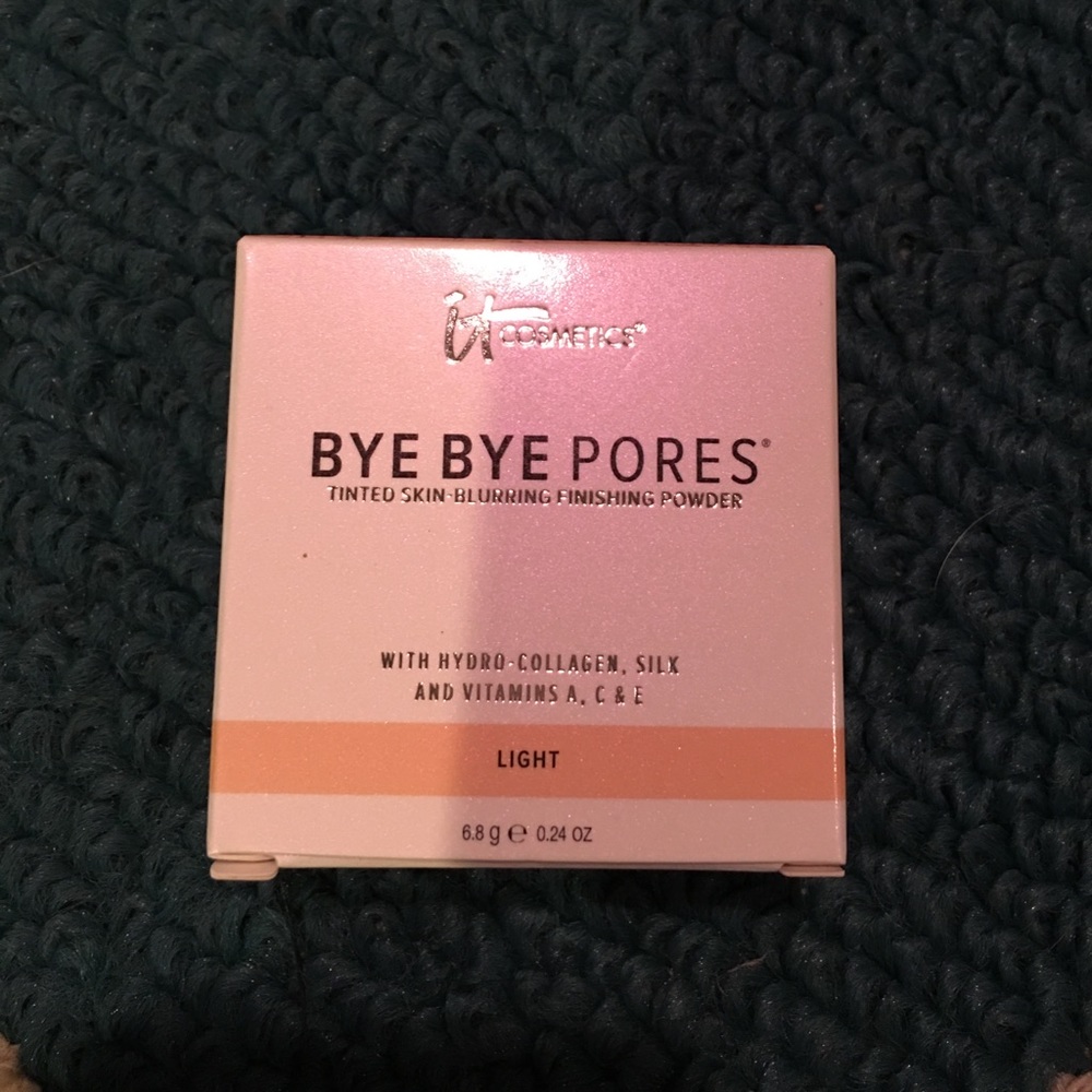 Bye bye pores loose powder