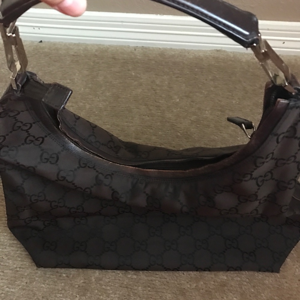 100 % Authentic Gucci Handbag - Picture 3 of 3