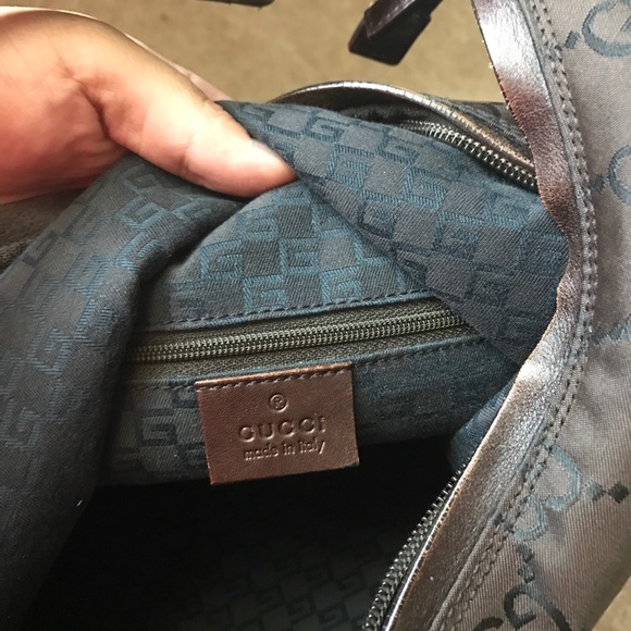 100 % Authentic Gucci Handbag - Picture 2 of 3