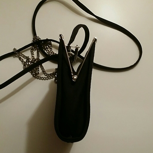 LIZ CLAIBORNE CROSSBODY. - Picture 4 of 7