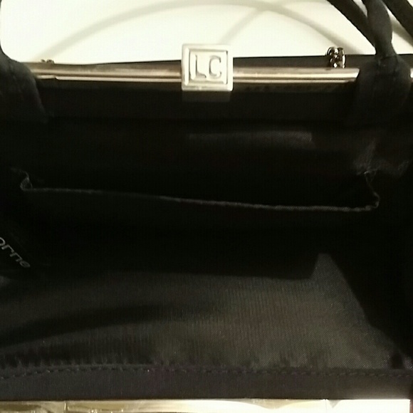 LIZ CLAIBORNE CROSSBODY. - Picture 7 of 7