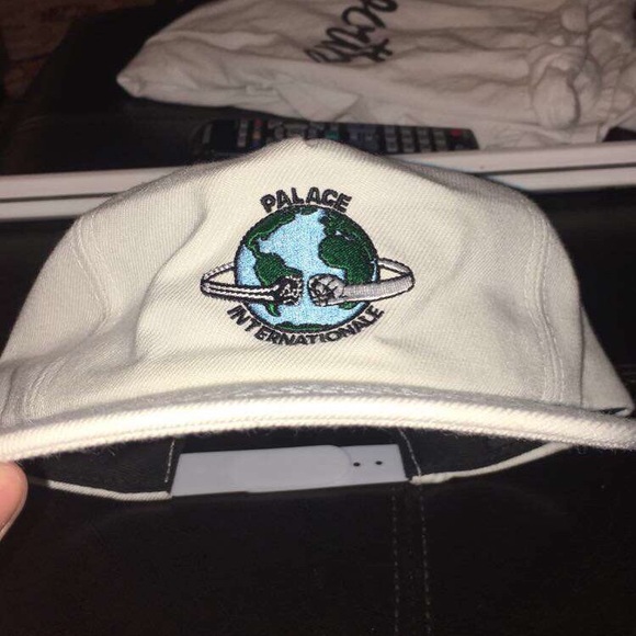 Palace Hat - Picture 2 of 6