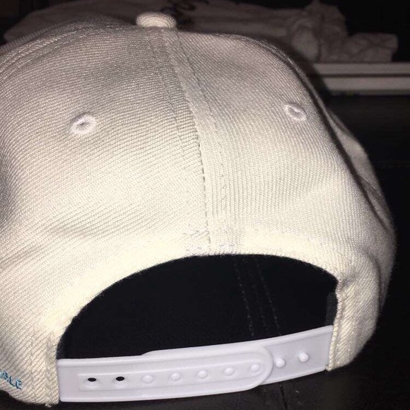 Palace Hat - Picture 4 of 6