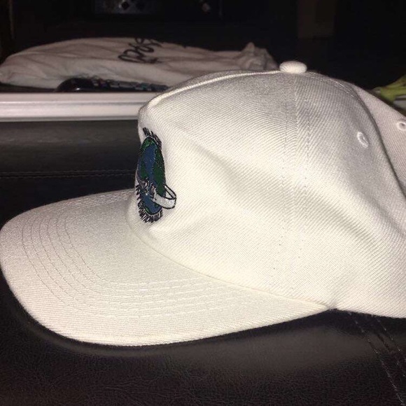 Palace Hat - Picture 6 of 6