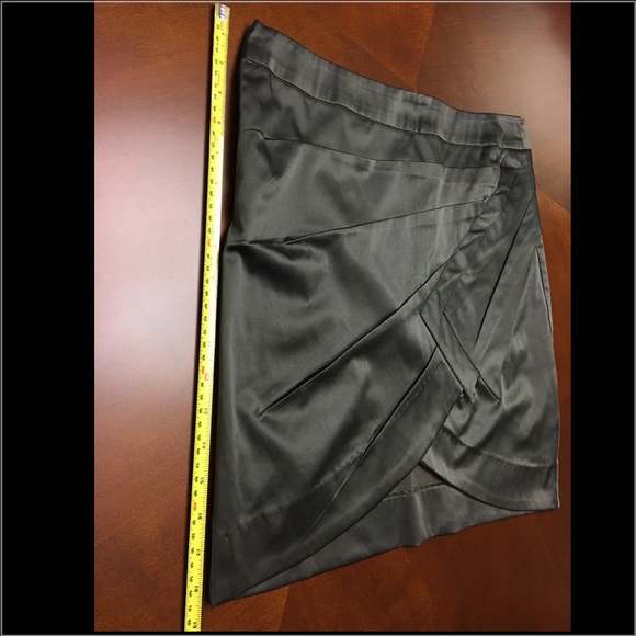 XT dark gray pleated shiny short skirt - Picture 6 of 8