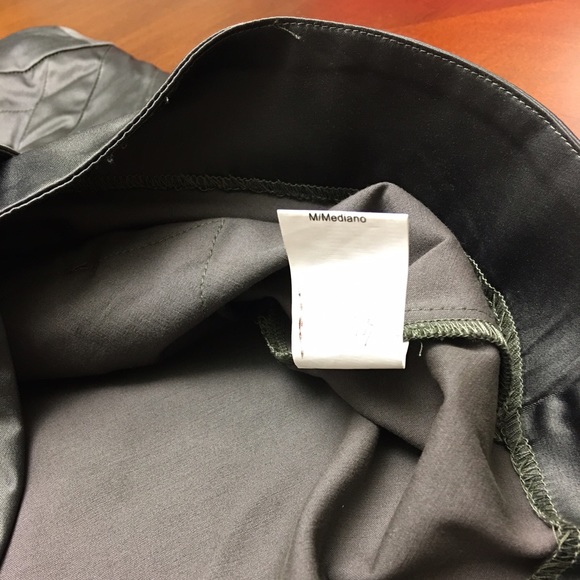 XT dark gray pleated shiny short skirt - Picture 8 of 8