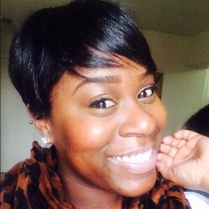 Meet your Posher, Dionne