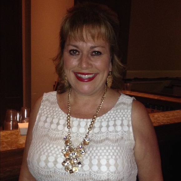 Meet your Posher, Angie - Picture 1 of 1