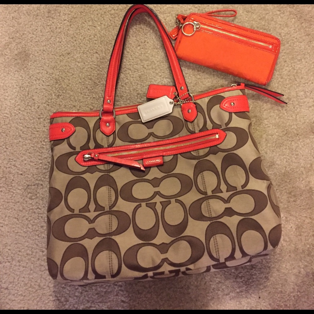 Coach purse with matching wallet