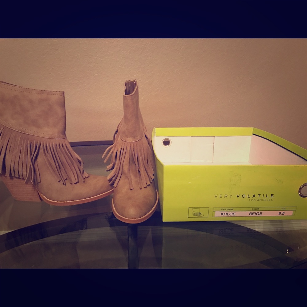 Very Volatile Los Angeles Fringe boots