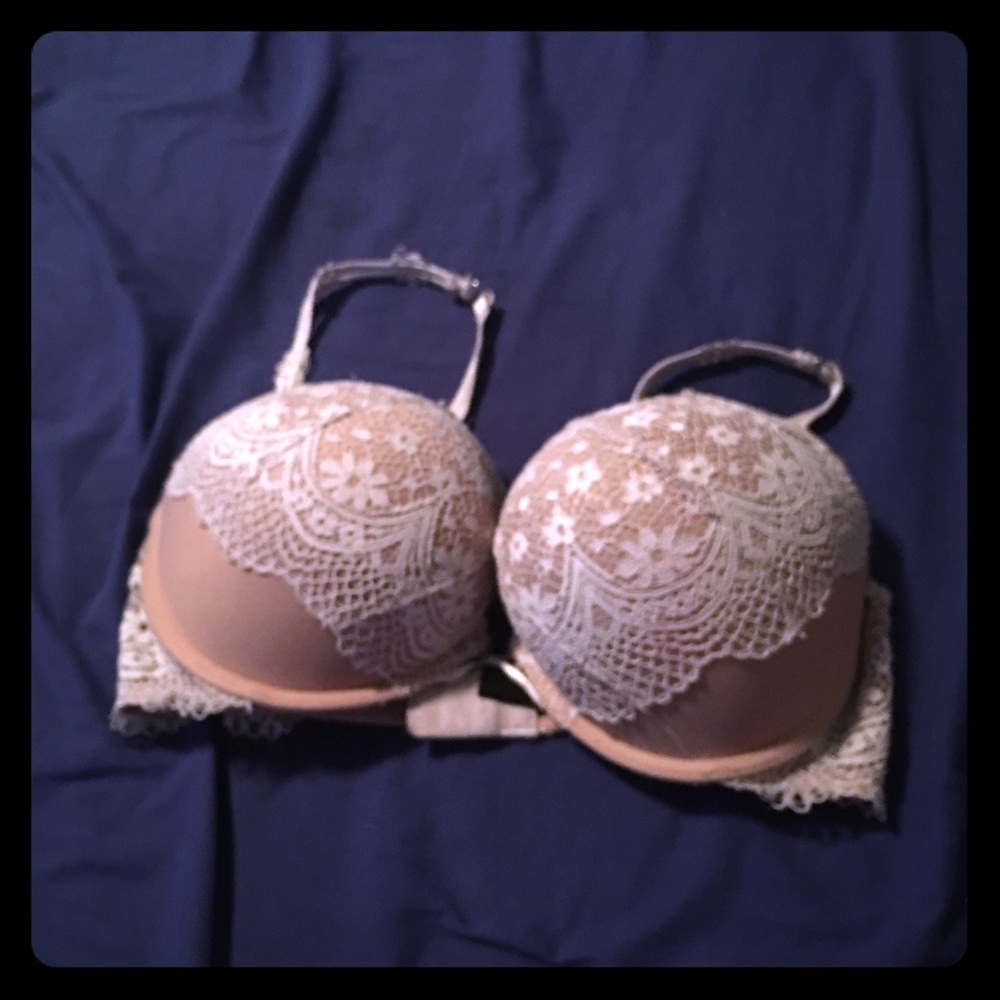 Victoria Secret Bombshell bra 38C