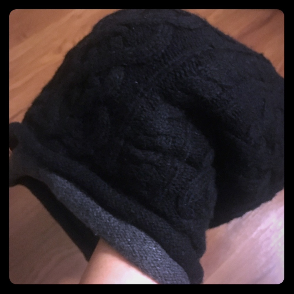 Thick knit slouch beanie. NWOT