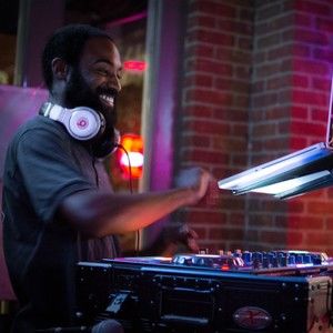 Meet your Posher, Dee jay