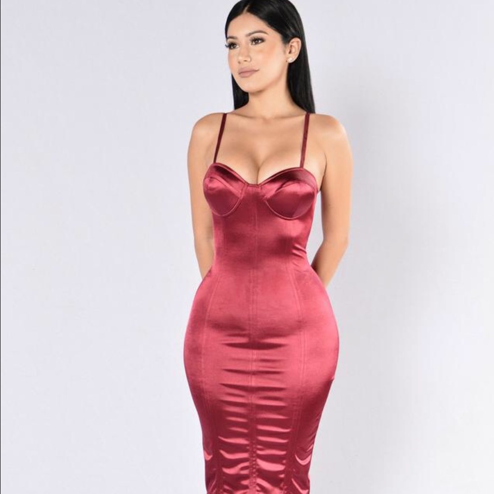 "Stupid In Love Dress- Burgundy" 💕