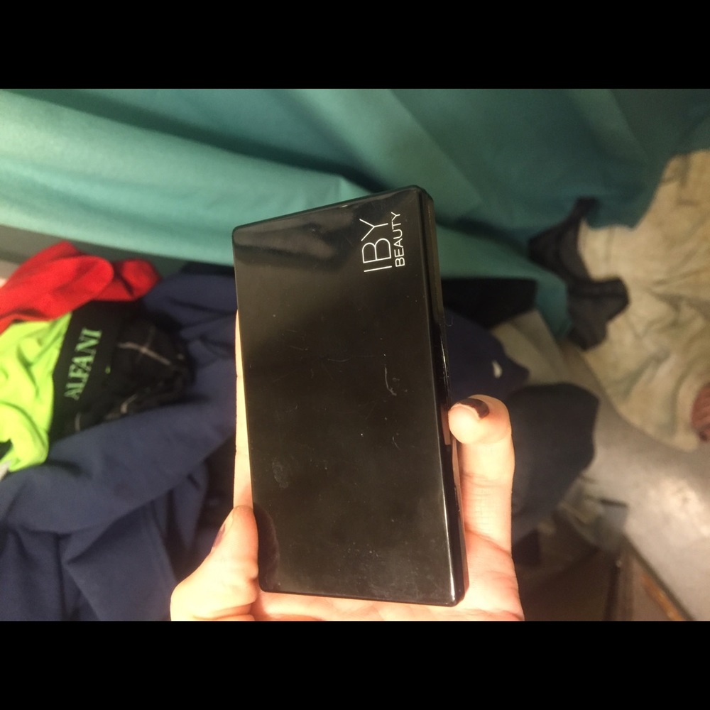 Only swatched! Just don't use!