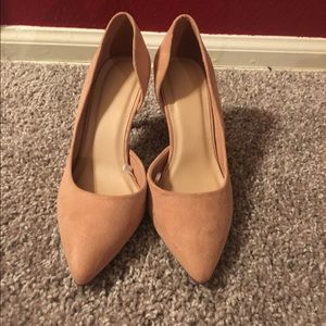 Nude pump. Only worn inside once.