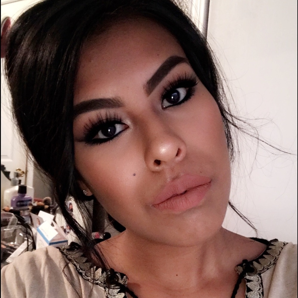 Meet your Posher, Angelita