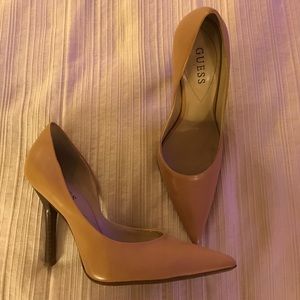 Guess nude pumps
