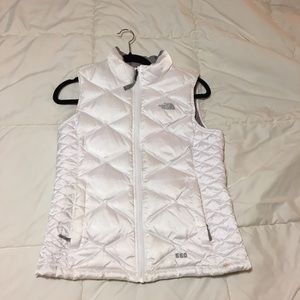 North Face White Puffer Vest | Kids Large (14/16)
