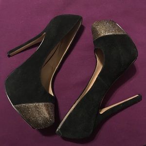 Steve Madden gold tip heels!