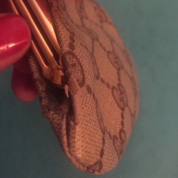 Gucci Bags - Gucci vintage coin purse Gucci Bags - Gucci vintage coin purse