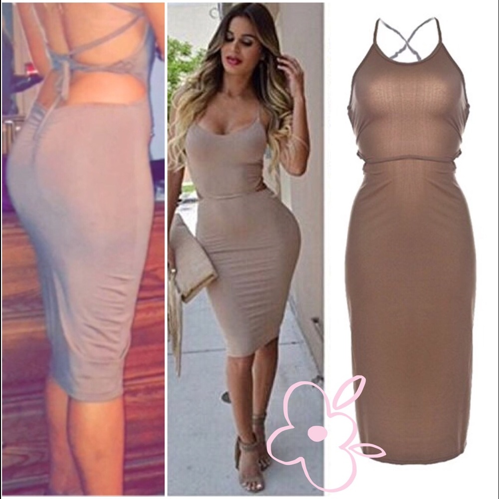 ⭐️ NWT Lace Up Back BodyCon Midi